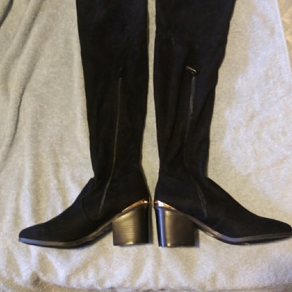 Knee high Womens Black Boots size 8 Nice Sexy